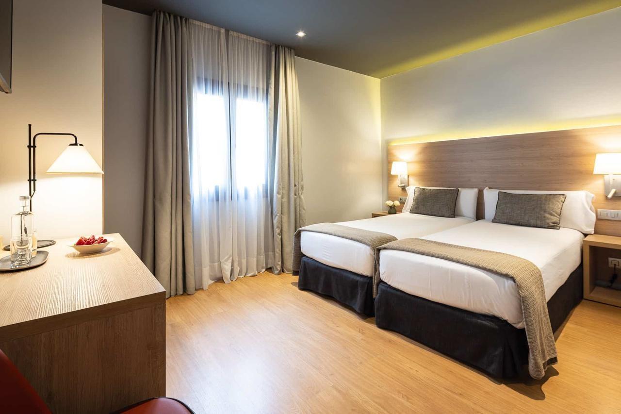 Arc La Rambla Hotel Барселона Екстериор снимка